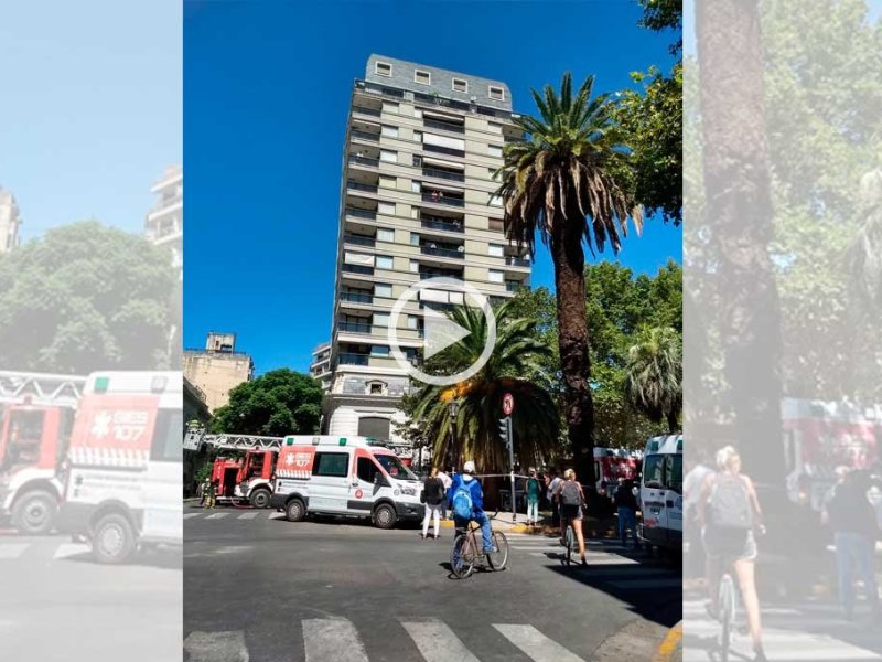 Susto en Rosario por un incendio en un edificio de bulevar Oroño