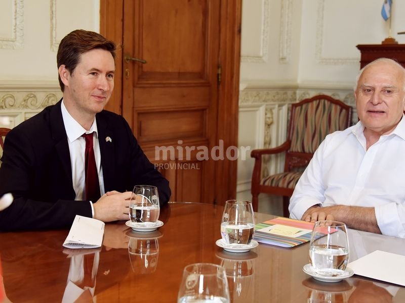 Lifschitz se reunió con el embajador de Canadá