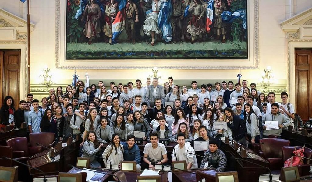 El medio boleto estudiantil interurbano sigue en vigencia