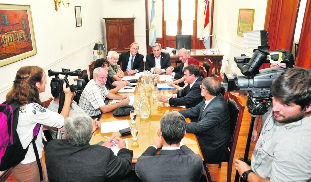Comenzó sin cifras ni sorpresas la paritaria con gremios estatales