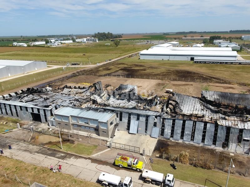 Cómo quedó la fábrica incendiada en el parque industrial de Venado Tuerto