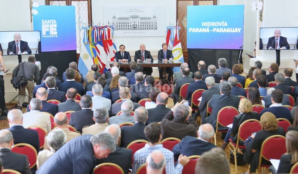 Lifschitz abrió la jornada sobre integración regional y transporte fluvial