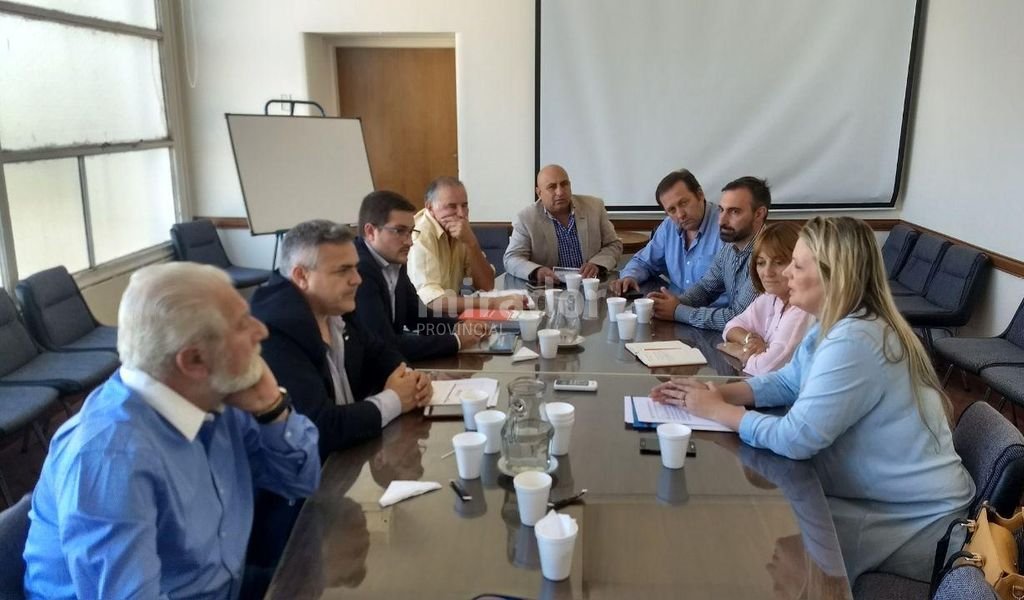 Acuerdan financiar al comercio las tarifas de la energía eléctrica