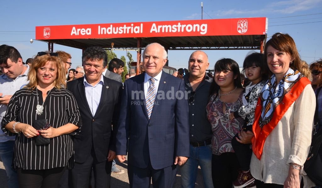 Lifschitz inauguró el nuevo acceso al parque industrial de Armstrong