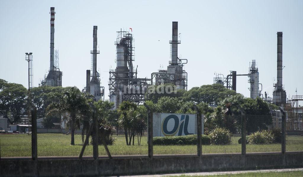 Dos interesados en gestionar la Refinería San Lorenzo