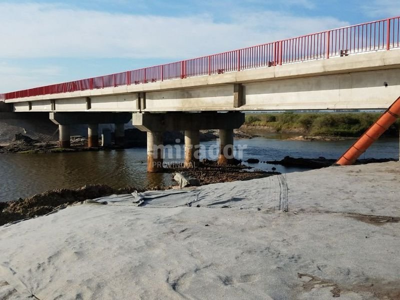 Construcción del puente nuevo sobre el arroyo Saladillo Amargo