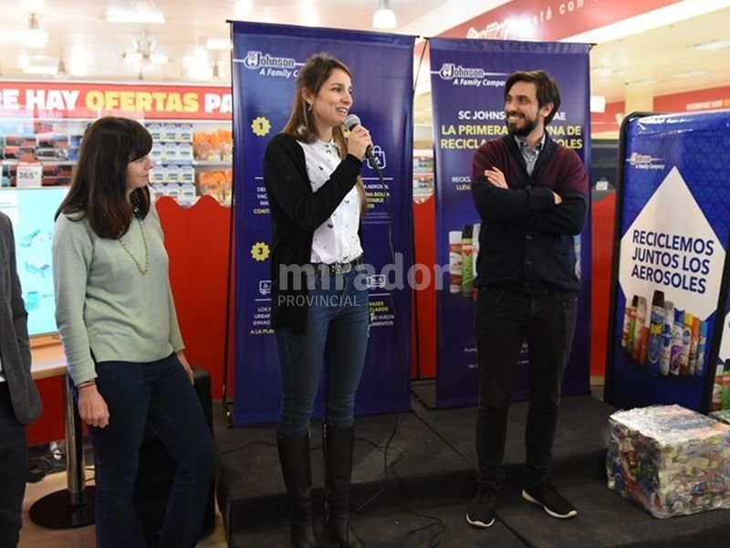 La máquina Ecobox se presentó en Rafaela