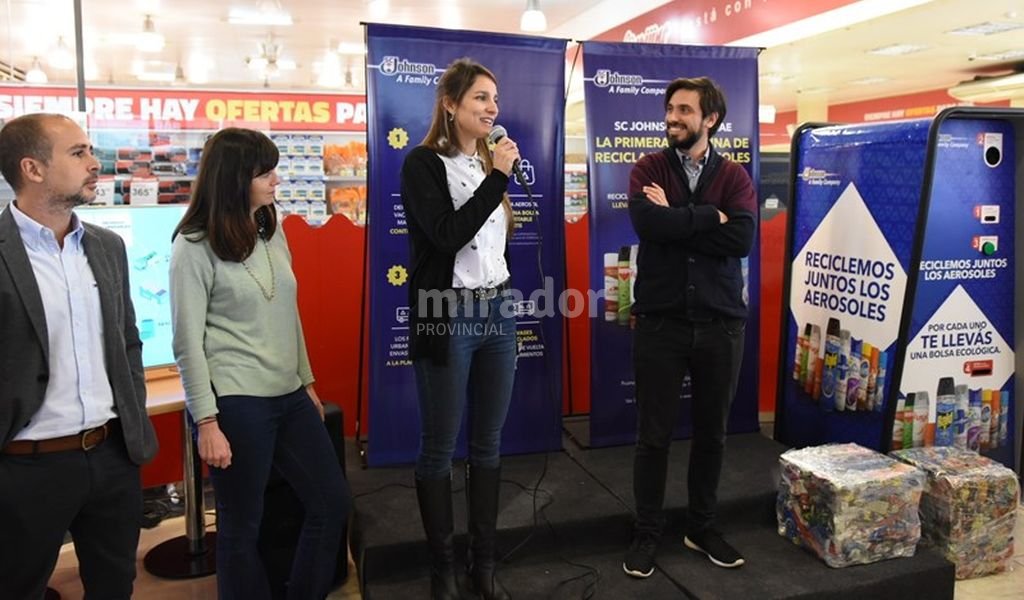 La máquina Ecobox se presentó en Rafaela