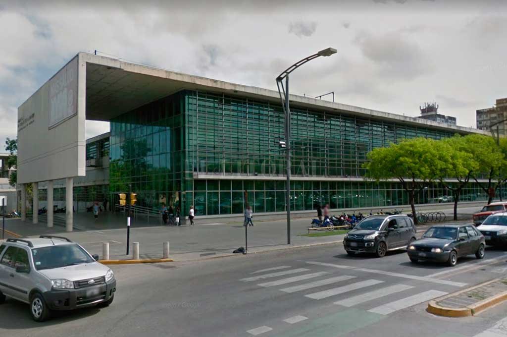 Desde una moto dispararon y mataron a un hombre en Rosario