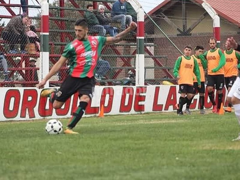 Sportivo Las Parejas goleó a Belgrano y va por todo