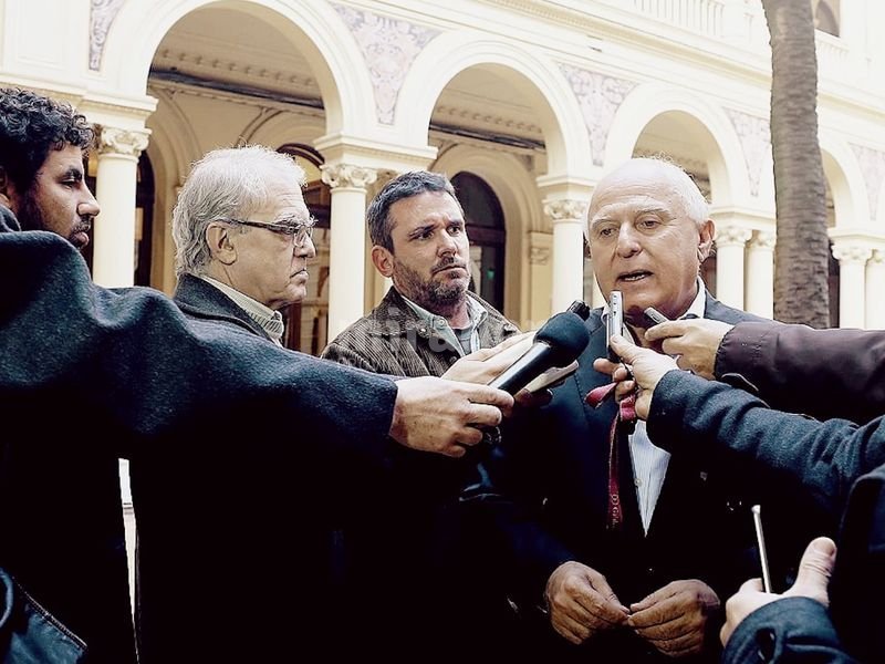 Lifschitz se reunió con Frigerio y Dujovne por la deuda de Nación con Provincia