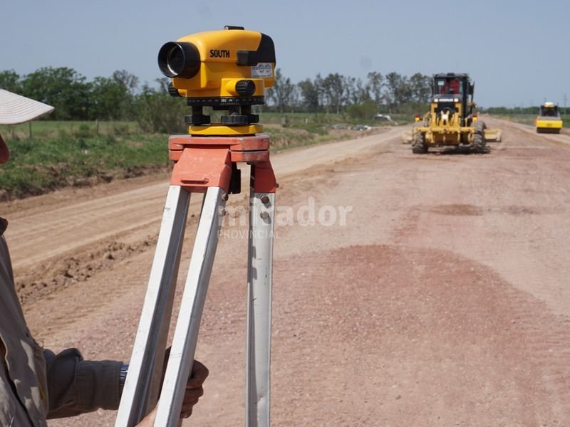Avanza la pavimentación de la ruta 61