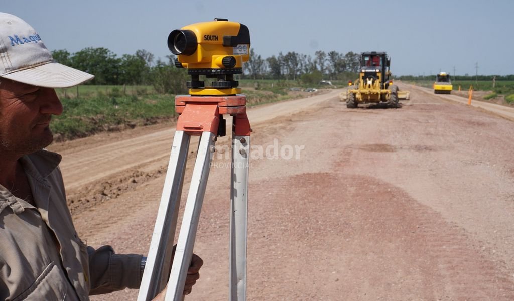 Avanza la pavimentación de la ruta 61