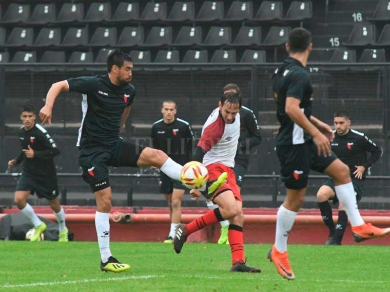 Con ropa nueva: Colón empató un amistoso ante Newell’s
