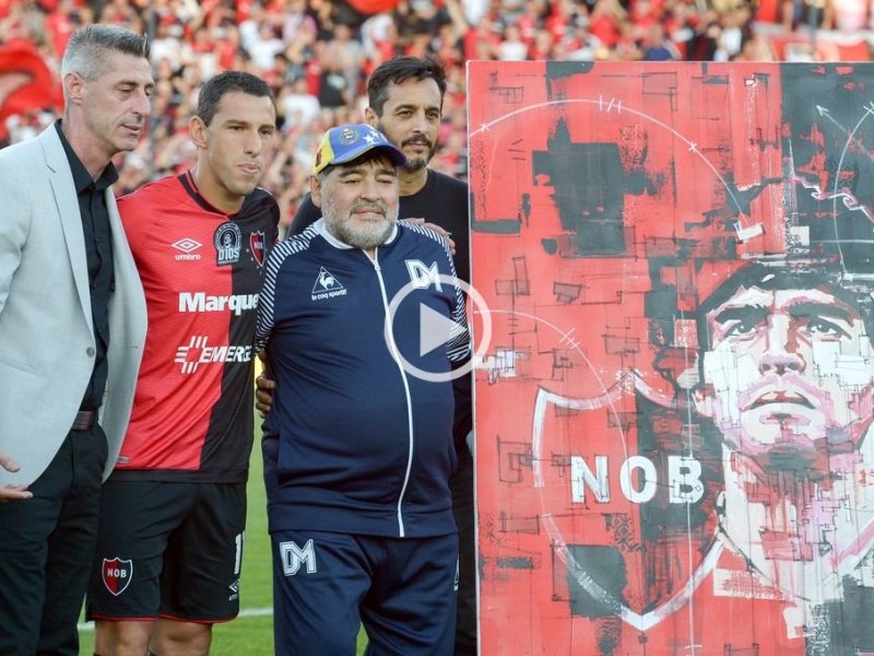 Newell’s homenajeó a Maradona en Rosario