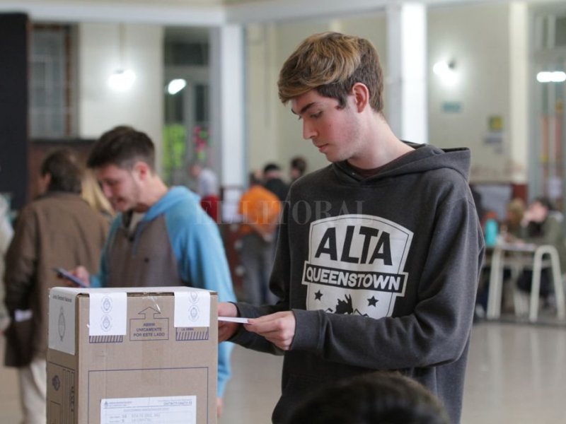 Perotti anunció un proyecto para establecer el voto joven desde los 16 años