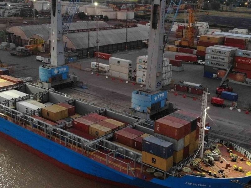 La primera exportación argentina de arvejas a China salió desde TPR