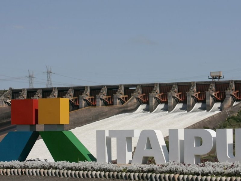 El desafío de acordar con Itaipú para que libere más agua y el río crezca