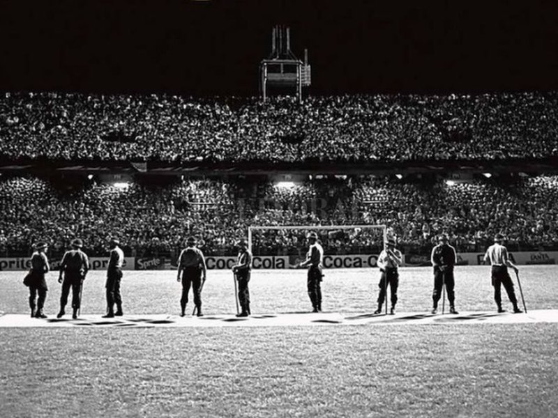 El nuevo álbum de Queen tendrá una foto del estadio de Rosario Central en su tapa