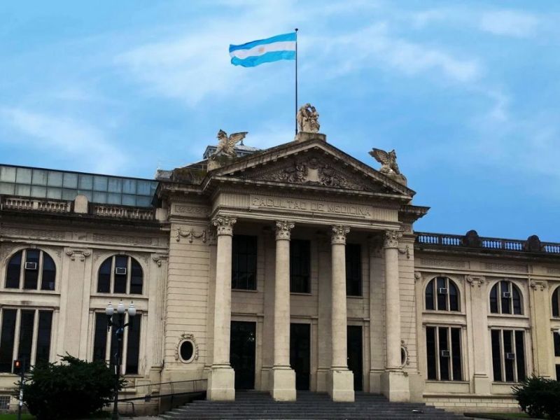 Habilitan como «prueba piloto» el examen final presencial de 160 estudiantes de Medicina en Rosario
