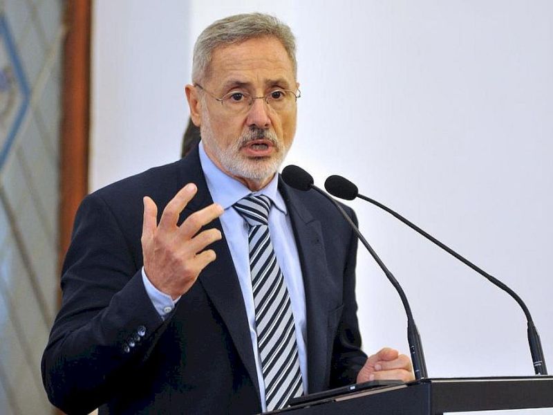 «Menos redes sociales y más trabajo de policía», le pidió Sain a la plana mayor de la fuerza