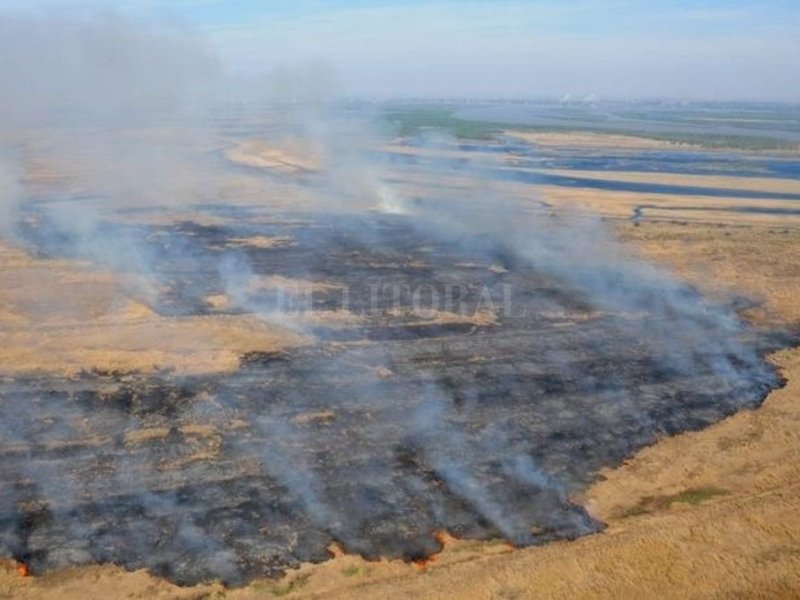 La Justicia Federal le ordenó a la provincia de Entre Ríos ponerle freno a los incendios en las islas