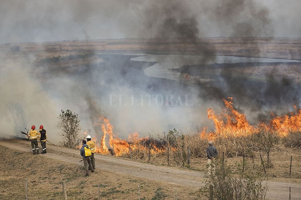Incendio en las islas: más brigadistas, nuevas protestas y habló un imputado