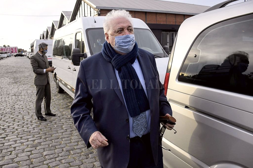 «Hasta que tengamos la vacuna tenemos la obligación de cuidarnos», dijo González García en Rosario