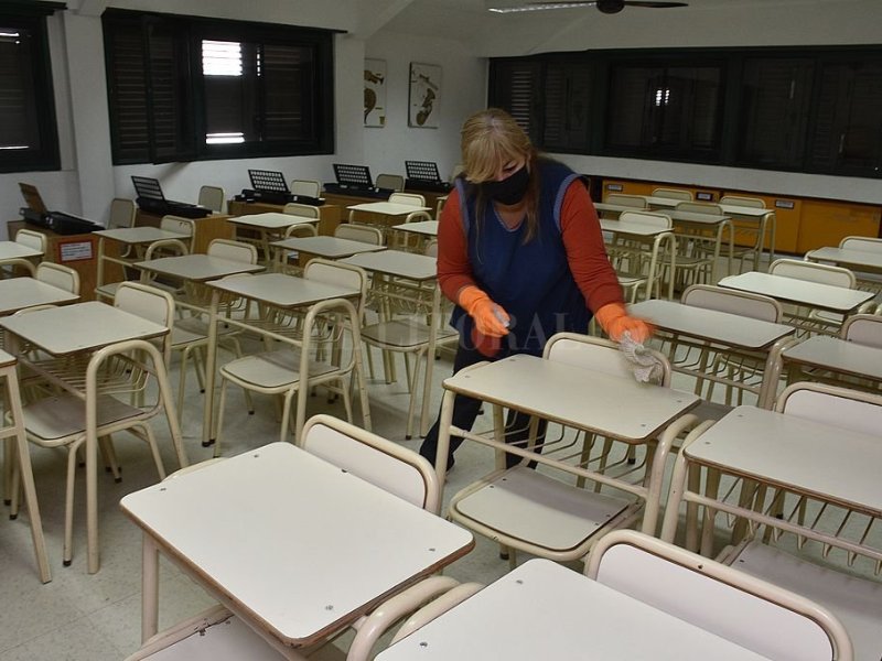 Rosario: reclaman abrir las escuelas para alumnos que terminan la primaria y la secundaria