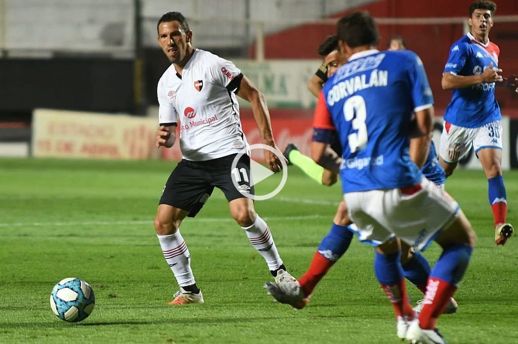 Unión buscó con muchos centros lo que Newell’s encontró en una pelota quieta