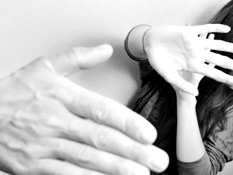 Piden 13 años de cárcel para un hombre que golpeó e intentó quemar viva a su ex pareja en Venado Tuerto