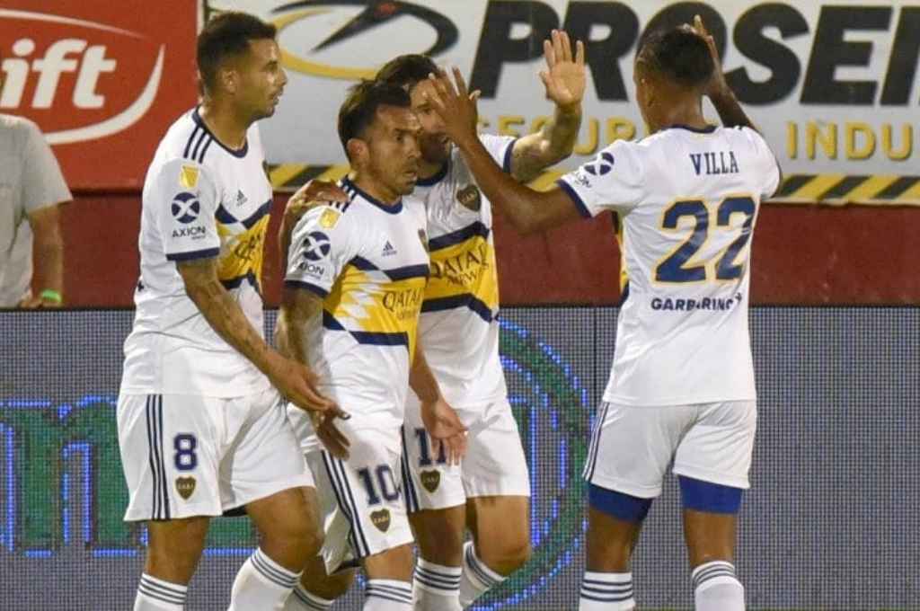 Boca derrotó a Newells 2 a 0 y lidera su zona con puntaje ideal