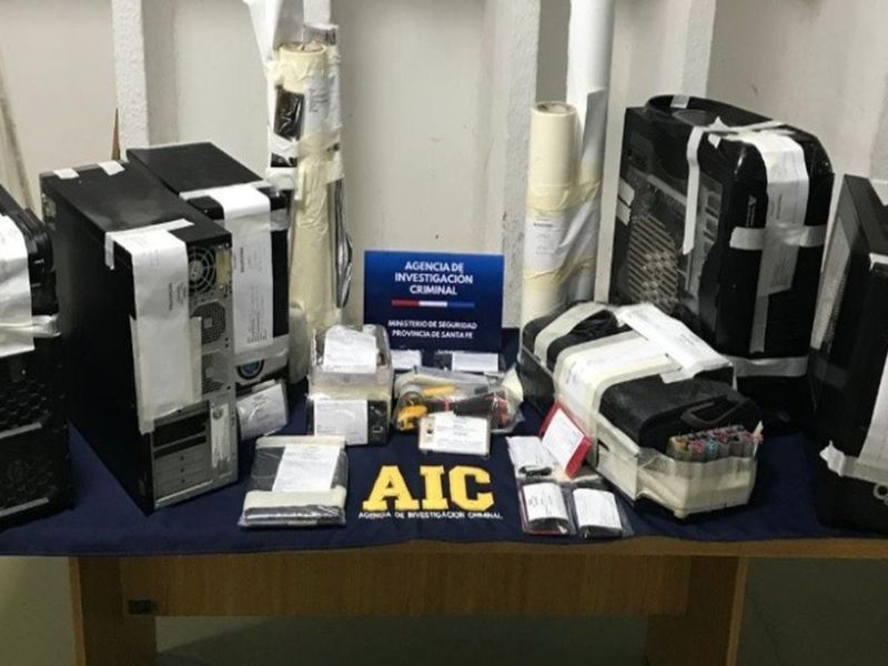 Condenaron a los tres falsificadores que vendían licencias de conducir «truchas» a través de Facebook