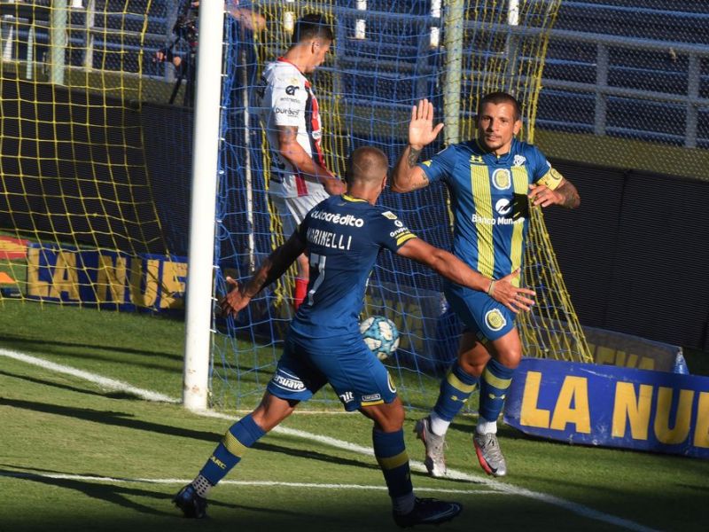 Rosario Central goleó 4 a 0 a Patronato en el debut en la Fase Complementación