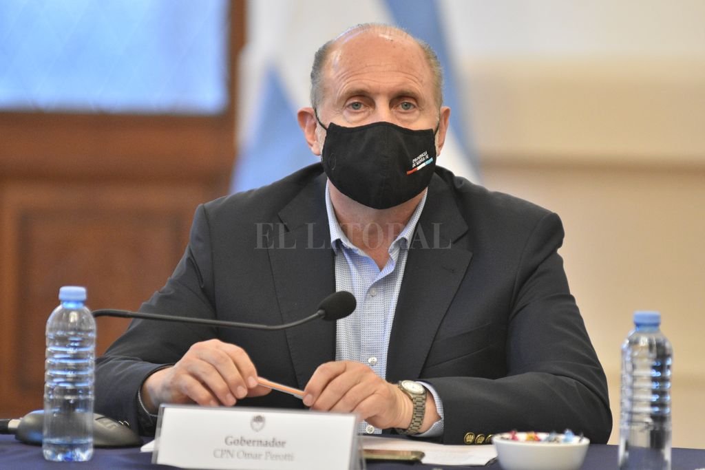 Perotti anunció que las reuniones sociales solo se «ampliarán» para las fiestas