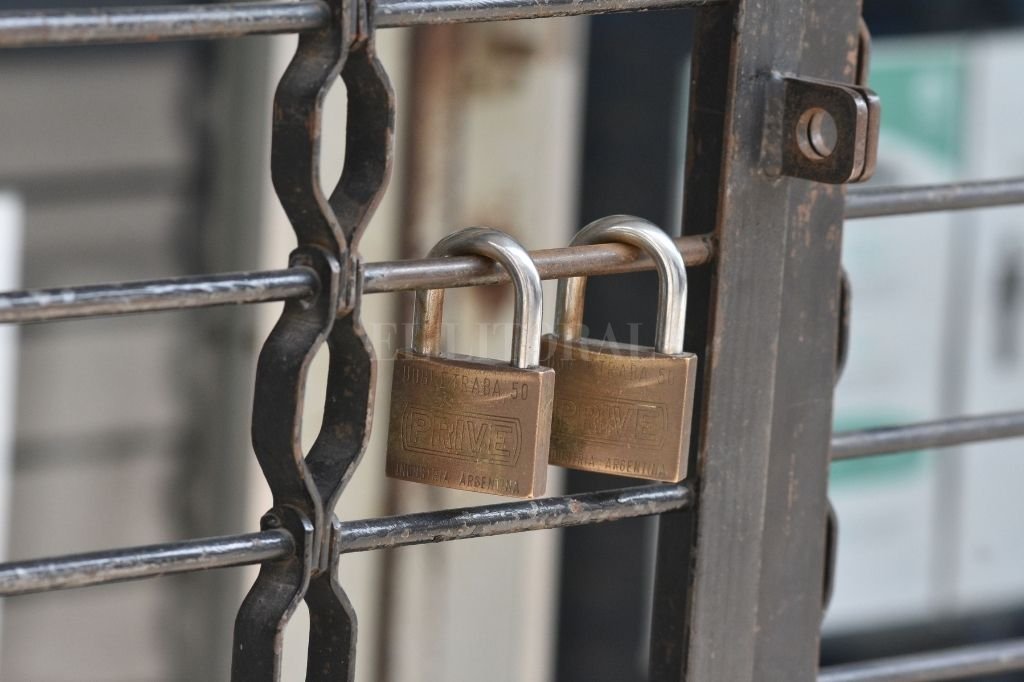 Según CAME, hay un promedio de 9 locales vacíos por cuadra en todo el país