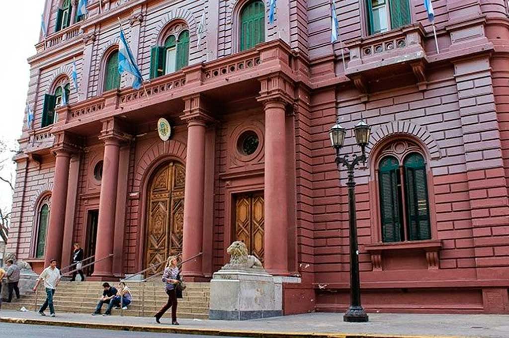 El Municipio de Rosario pagó  de más para trabajos de bacheo