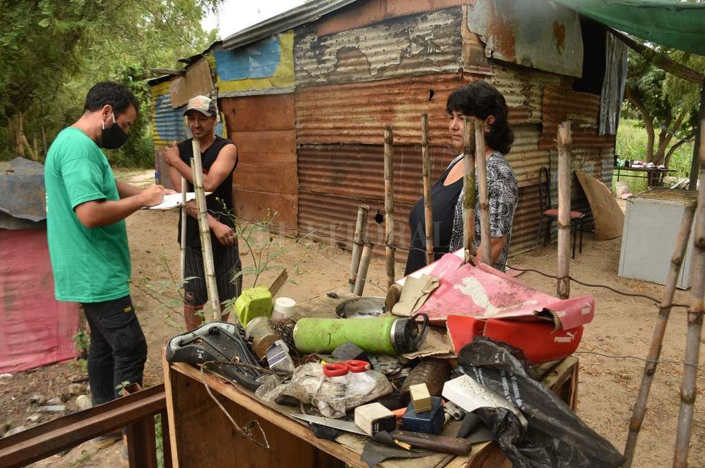 Relevan a las familias que habitan playa Los Alisos en barrio El Pozo