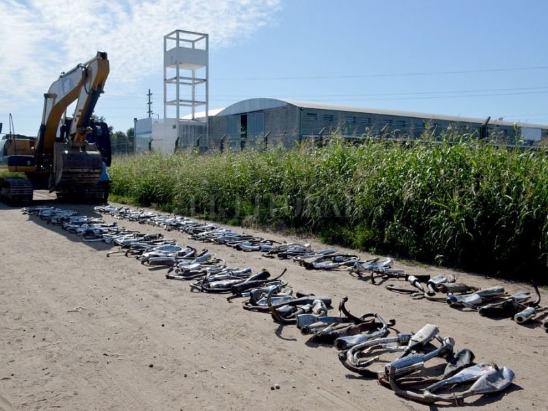 Destruyeron más de 200 escapes de motos para evitar ruidos molestos