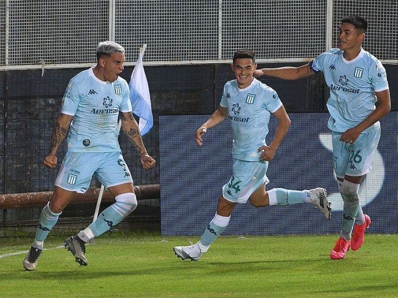 Racing consiguió la primera victoria en el torneo ante Rosario Central