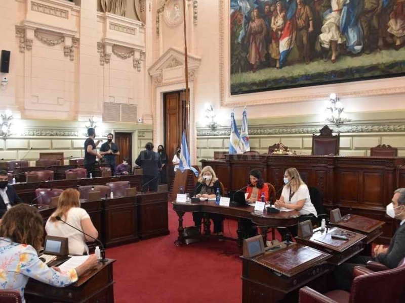 Conectividad: Diputados analiza las respuestas a un pliego de inquietudes