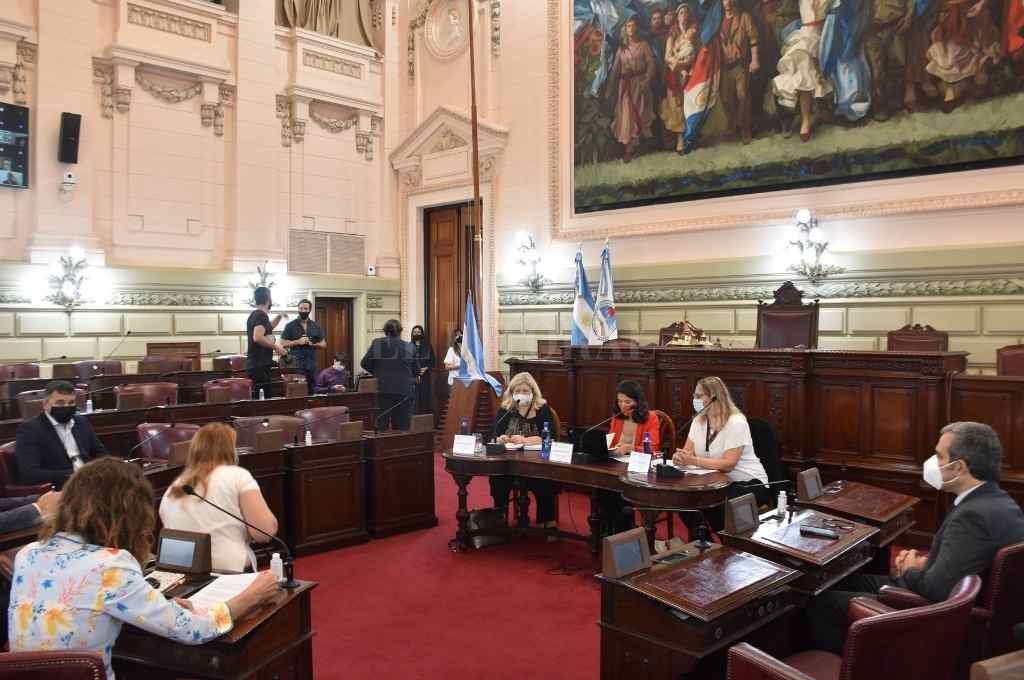 Conectividad: Diputados analiza las respuestas a un pliego de inquietudes