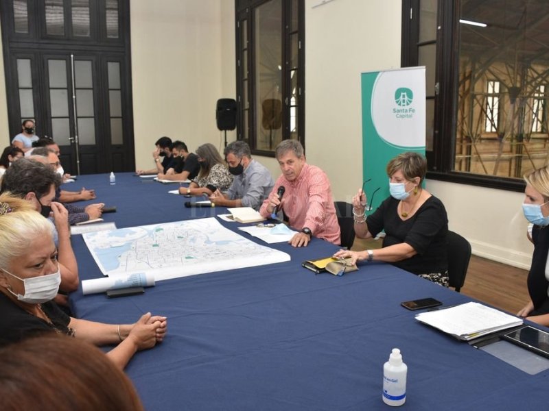 Con el eje en la seguridad, Jatón escuchó planteos de 16 vecinales