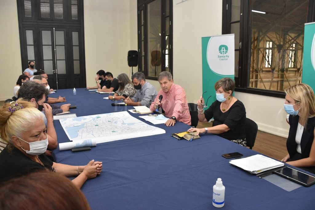 Con el eje en la seguridad, Jatón escuchó planteos de 16 vecinales