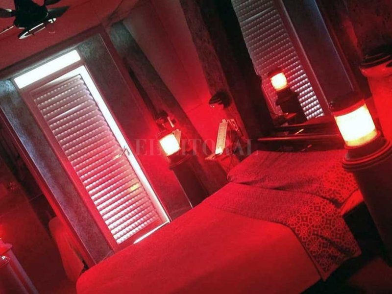 Intentó ahorcar a una prostituta en un hotel alojamiento y lo detuvieron