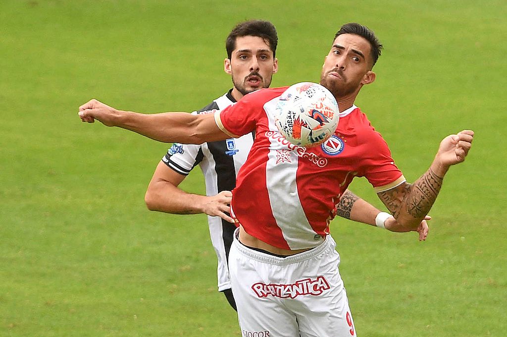 Argentinos y Central Córdoba empataron sin goles en La Paternal
