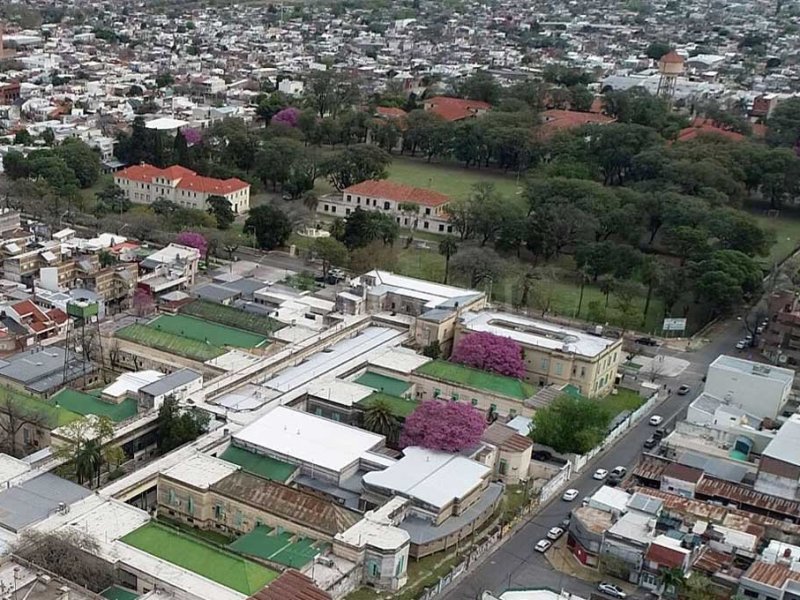 El director del Cullen propuso montar  un hospital de campaña enfrente