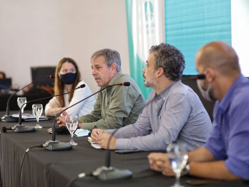 Jatón: «Hay que restringir la circulación sin cerrar escuelas ni comercios»