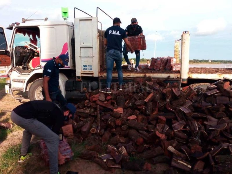 Incautan más de media tonelada de marihuana escondida entre la leña en el norte de Santa Fe
