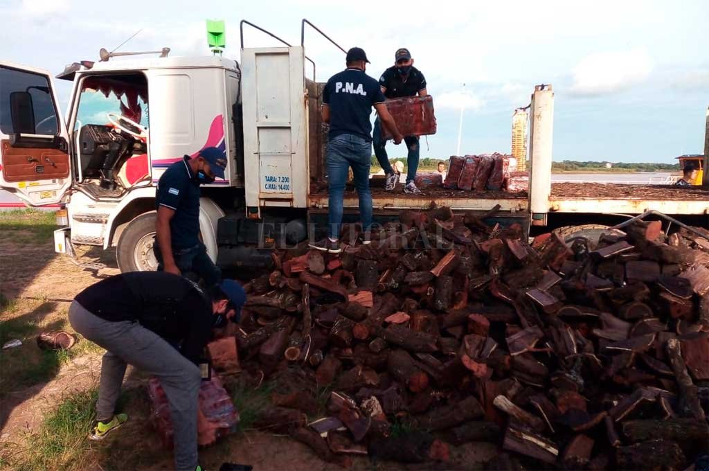 Incautan más de media tonelada de marihuana escondida entre la leña en el norte de Santa Fe